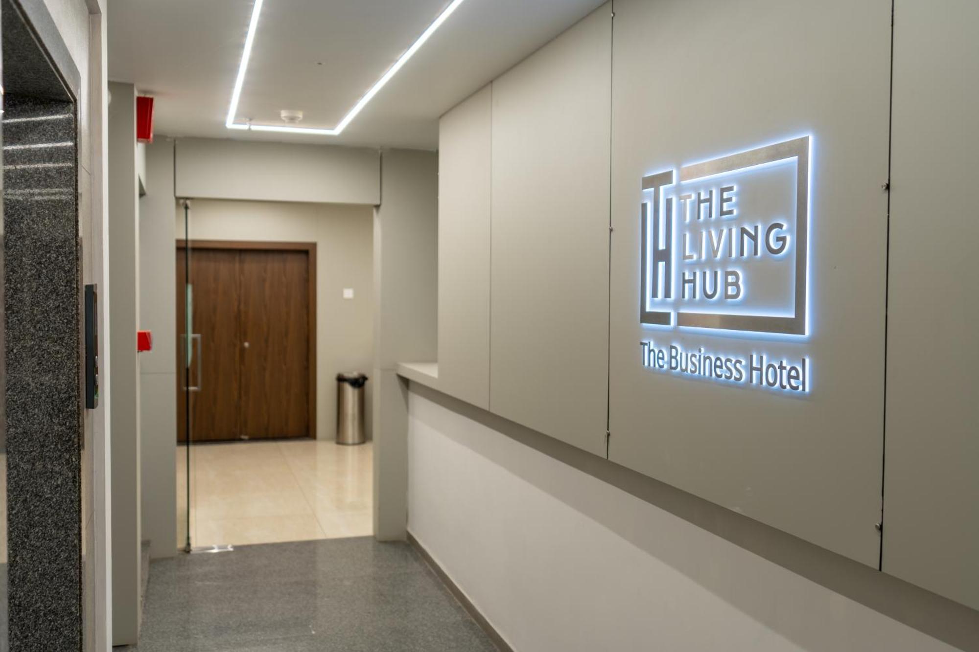 The Living Hub Business Hotel, Колхапур Екстериор снимка
